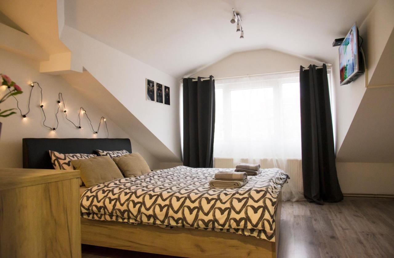 Apartment Sweet I.m. *